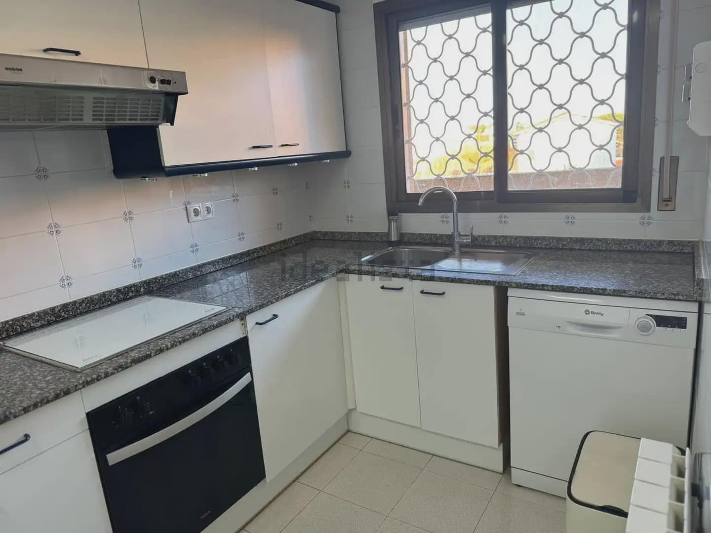 Villa/Maison Mitoyenne de 3 chambres à louer à Torredembarra avec piscine garage - 950 € (Ref: 10041444)