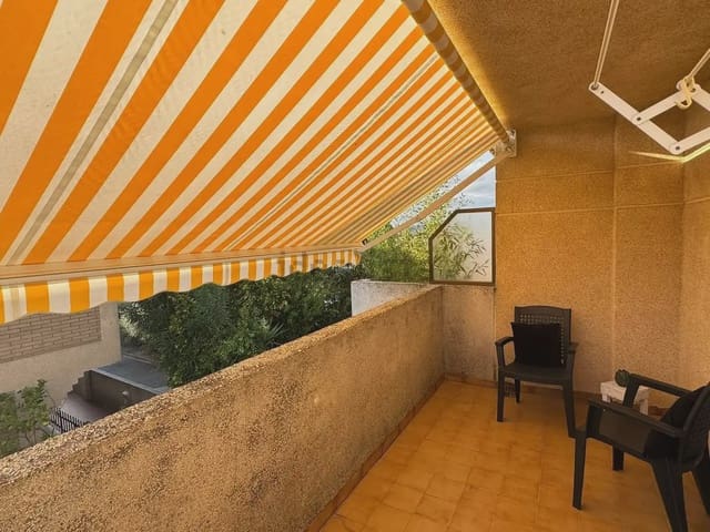 Villa/Maison Mitoyenne de 3 chambres à louer à Torredembarra avec piscine garage - 950 € (Ref: 10041444)