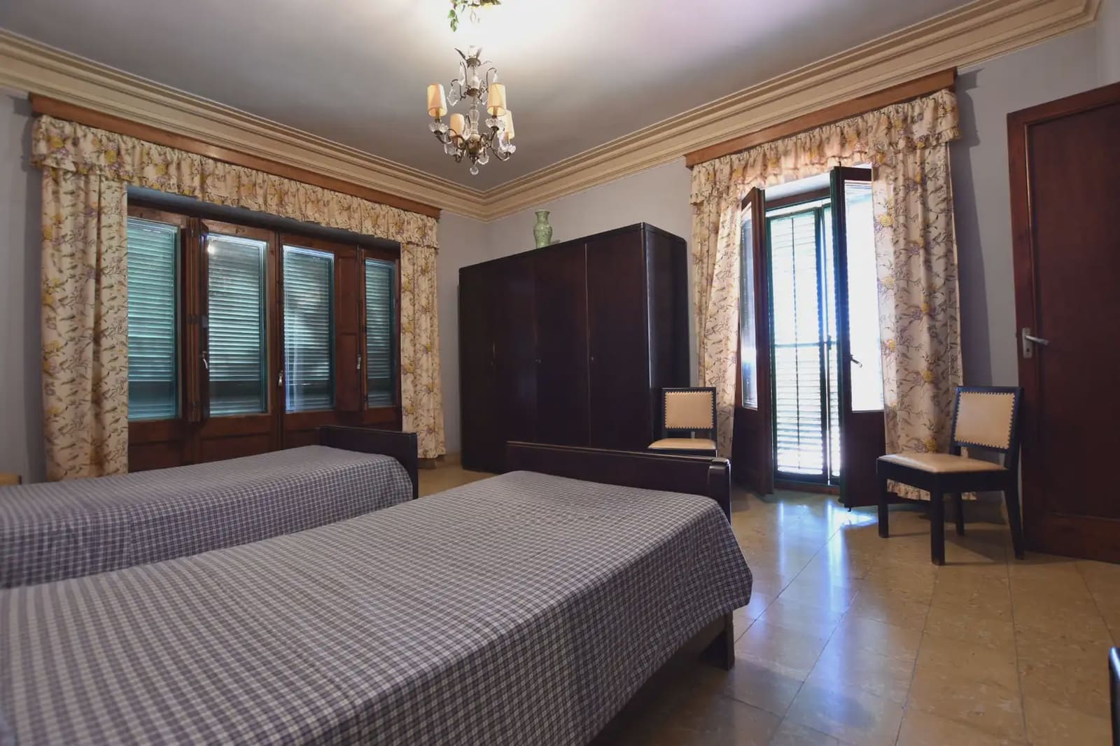 8 sypialnia Willa na sprzedaż w Torredembarra z garażem - 900 000 € (Ref: 10090050)