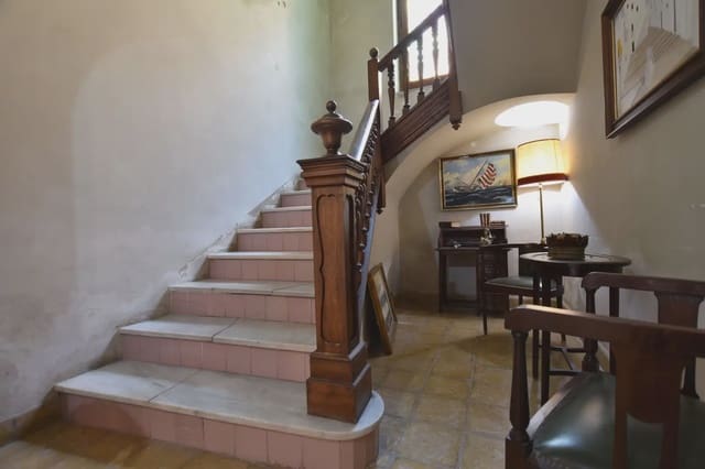 8 sypialnia Willa na sprzedaż w Torredembarra z garażem - 900 000 € (Ref: 10090050)