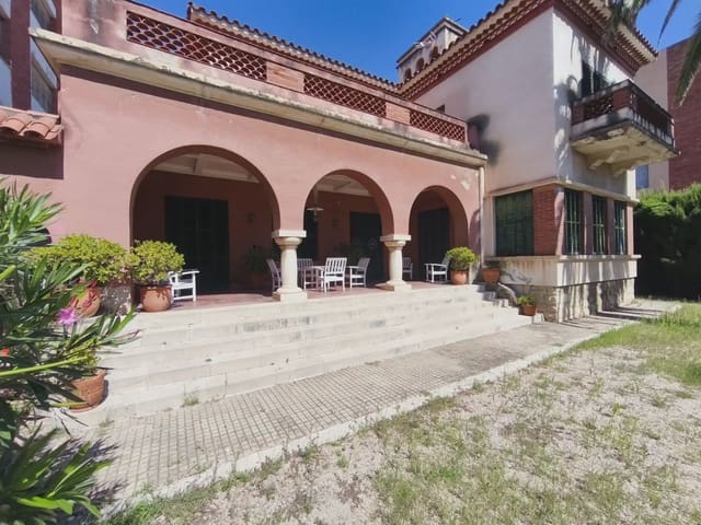 8 sypialnia Willa na sprzedaż w Torredembarra z garażem - 900 000 € (Ref: 10090050)