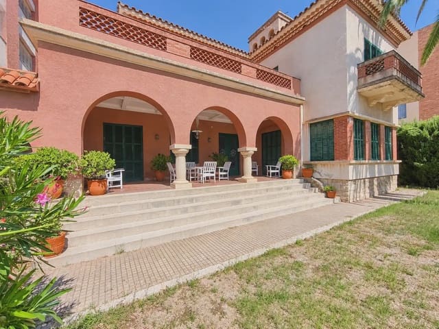 8 slaapkamer Villa te koop in Torredembarra met garage - € 800.000 (Ref: 10090050)
