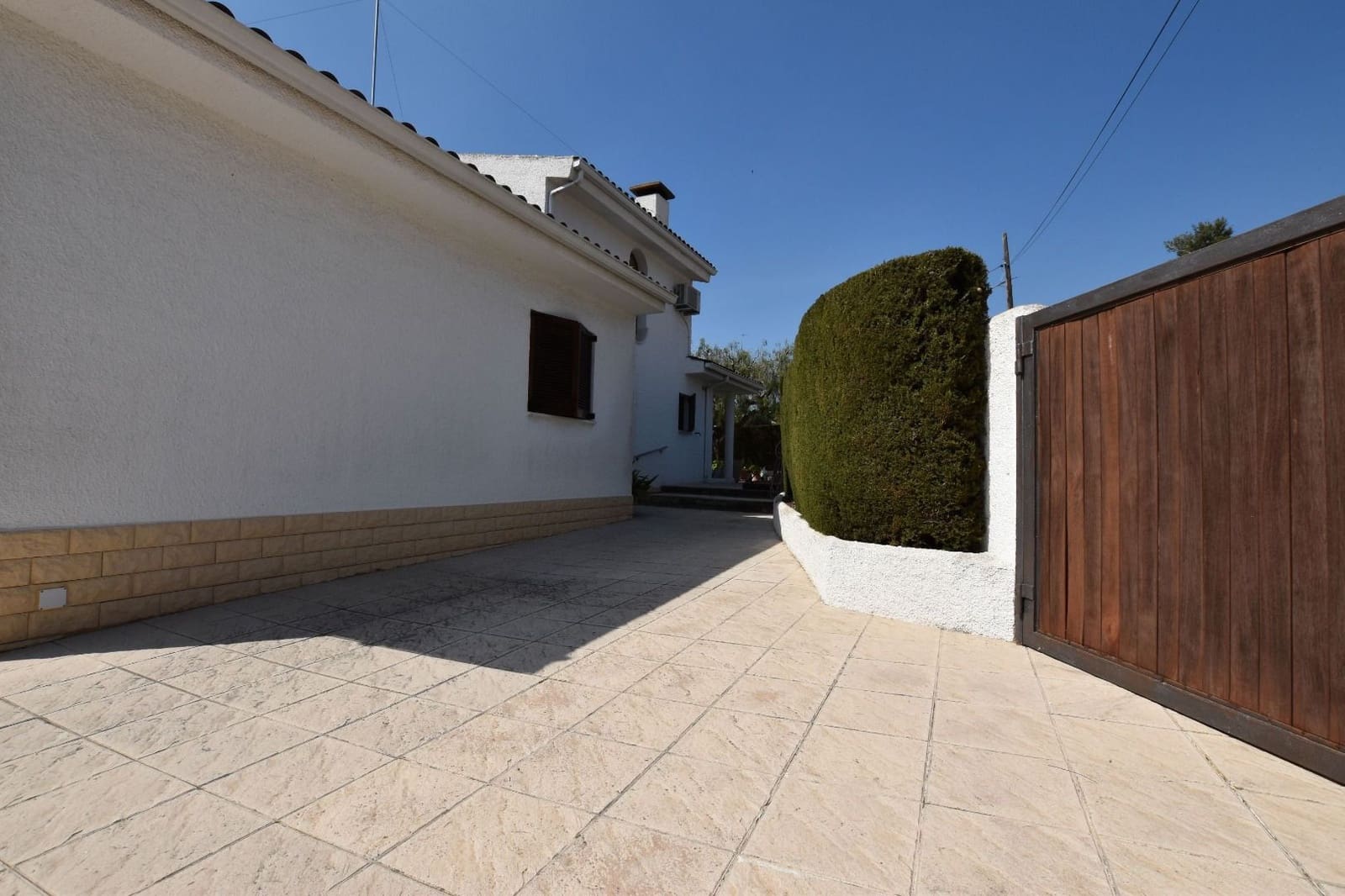 4 bedroom Villa for sale in Tarragona city with pool garage - € 775,000 (Ref: 4798895)