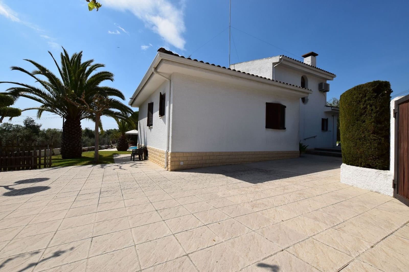 4 bedroom Villa for sale in Tarragona city with pool garage - € 775,000 (Ref: 4798895)