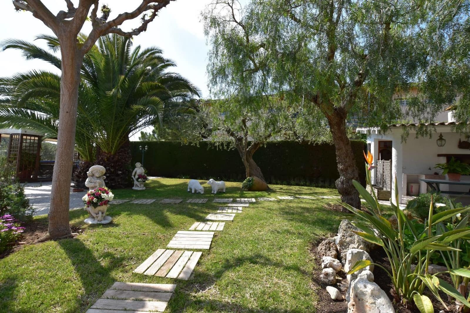 4 bedroom Villa for sale in Tarragona city with pool garage - € 775,000 (Ref: 4798895)