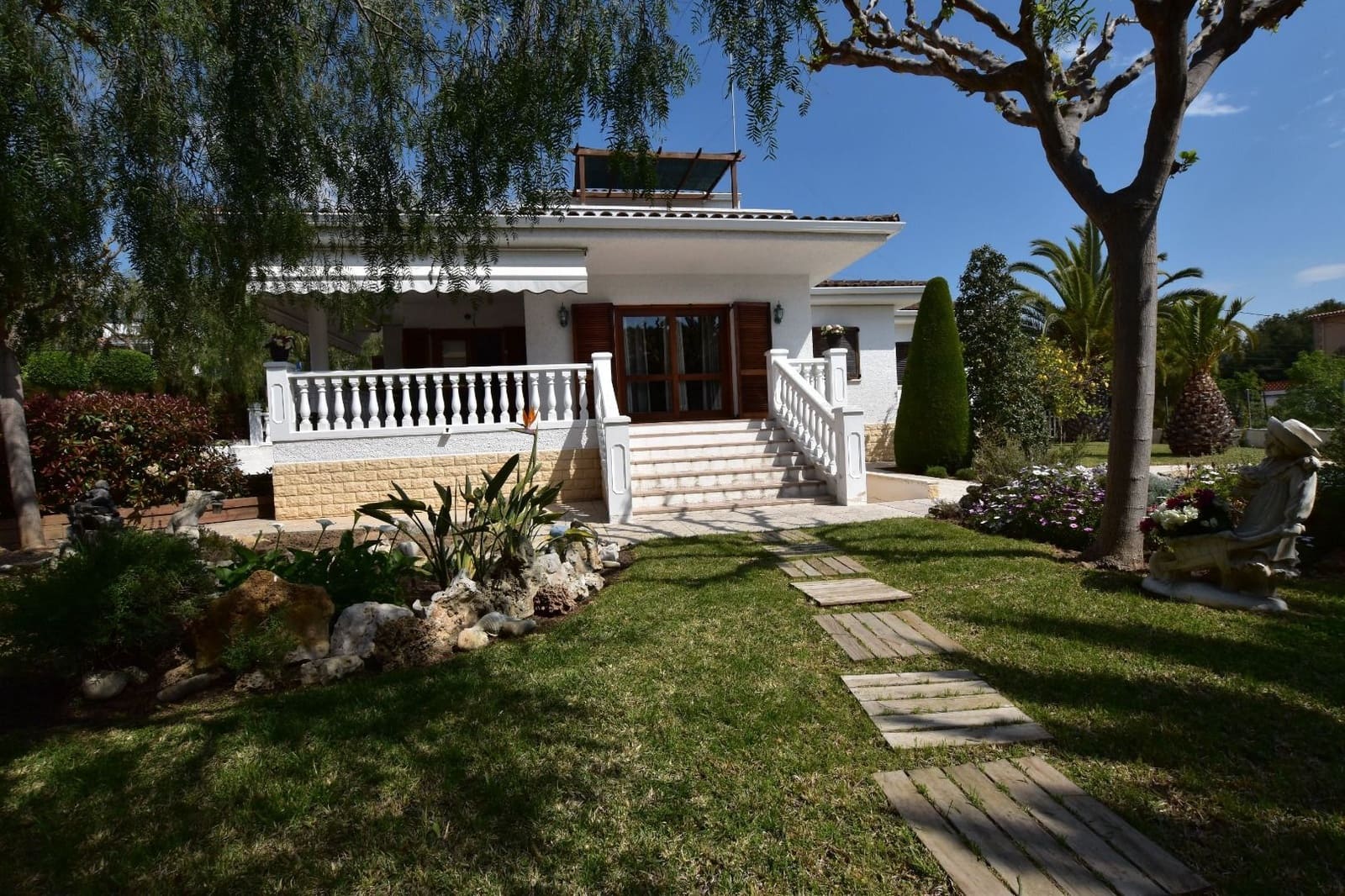 4 bedroom Villa for sale in Tarragona city with pool garage - € 775,000 (Ref: 4798895)