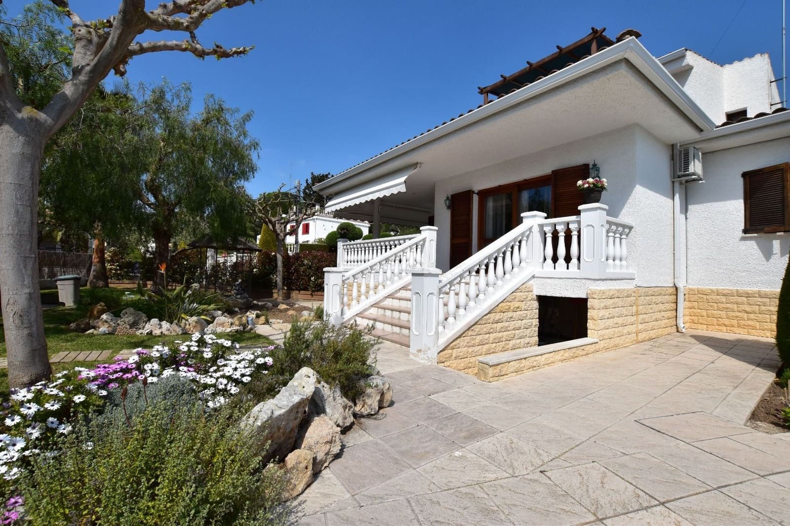 4 bedroom Villa for sale in Tarragona city with pool garage - € 775,000 (Ref: 4798895)