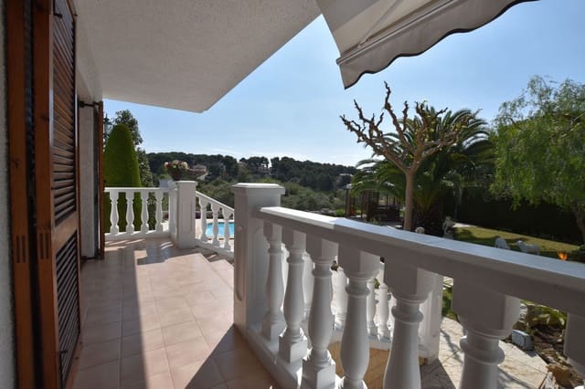 4 bedroom Villa for sale in Tarragona city with pool garage - € 775,000 (Ref: 4798895)
