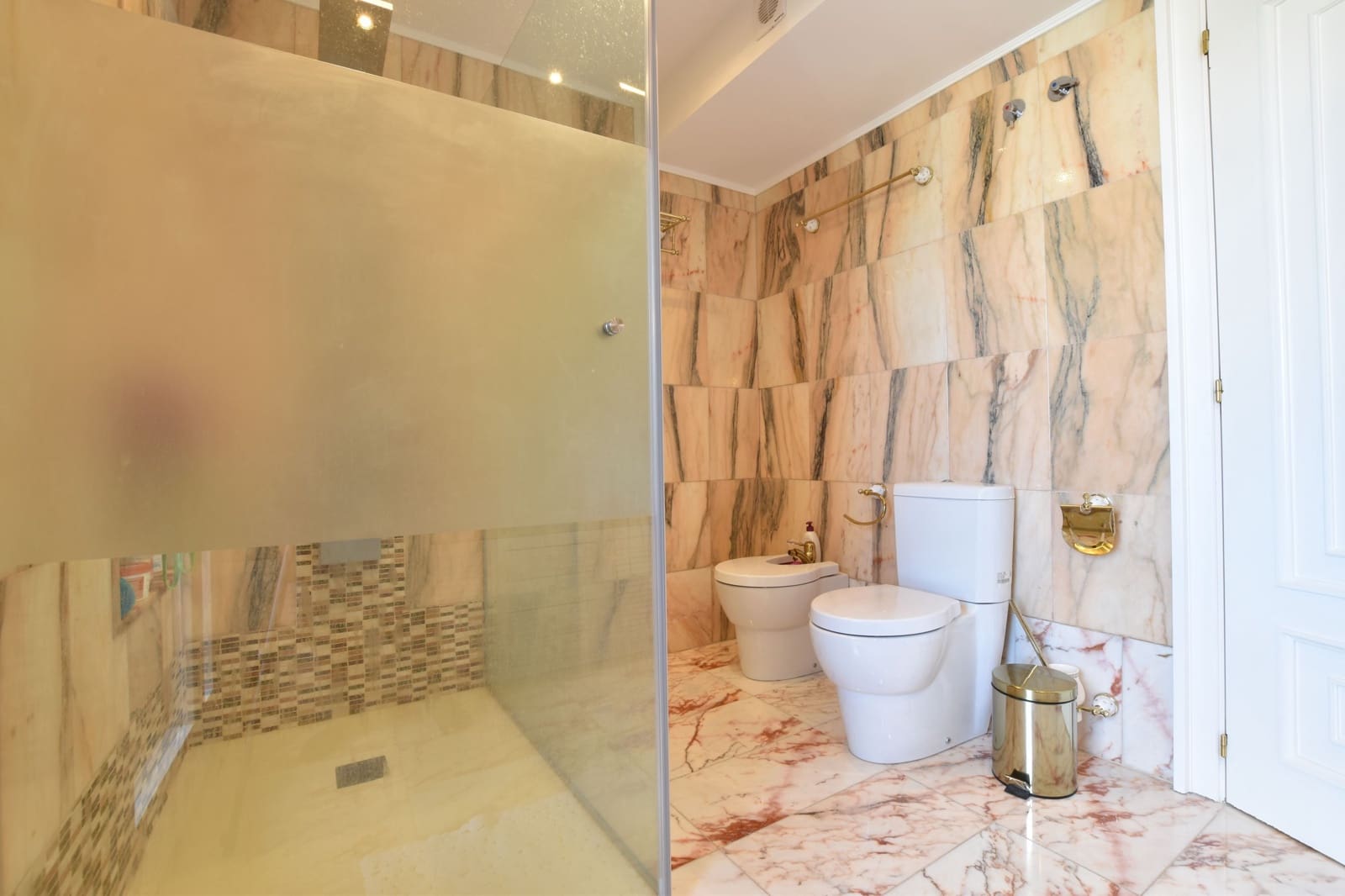 6 soverom Villa til salgs i Salou med svømmebasseng garasje - € 2 700 000 (Ref: 5908199)