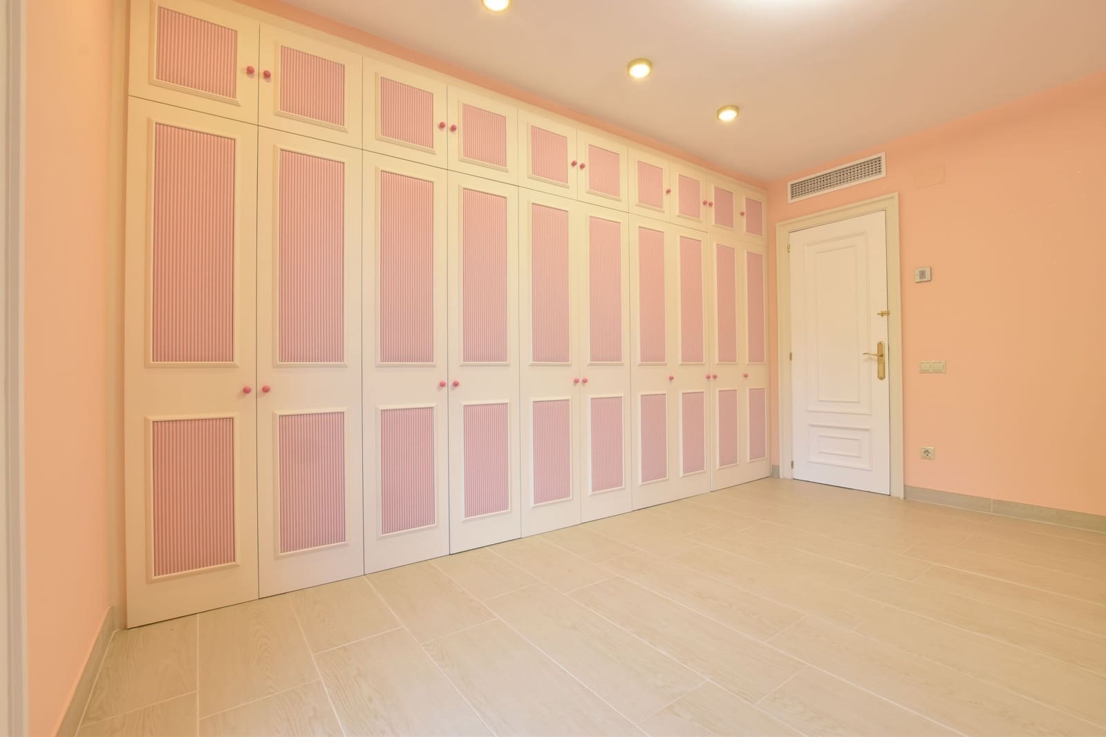 6 soverom Villa til salgs i Salou med svømmebasseng garasje - € 2 700 000 (Ref: 5908199)