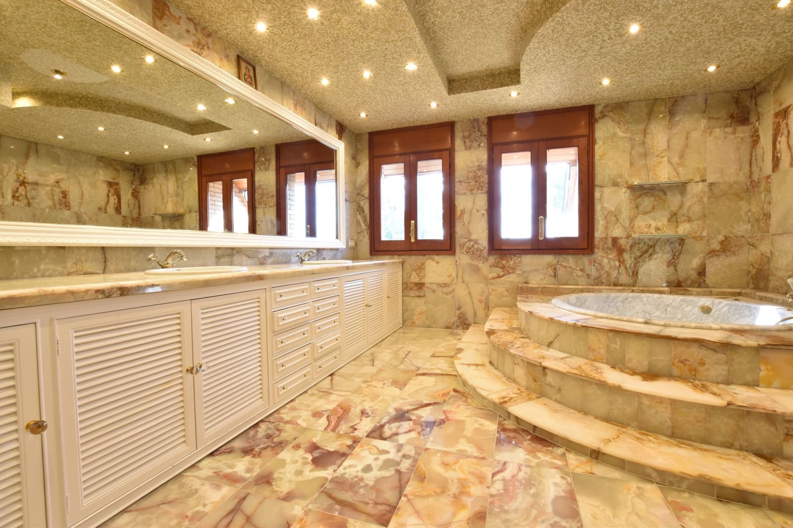 6 soverom Villa til salgs i Salou med svømmebasseng garasje - € 2 700 000 (Ref: 5908199)