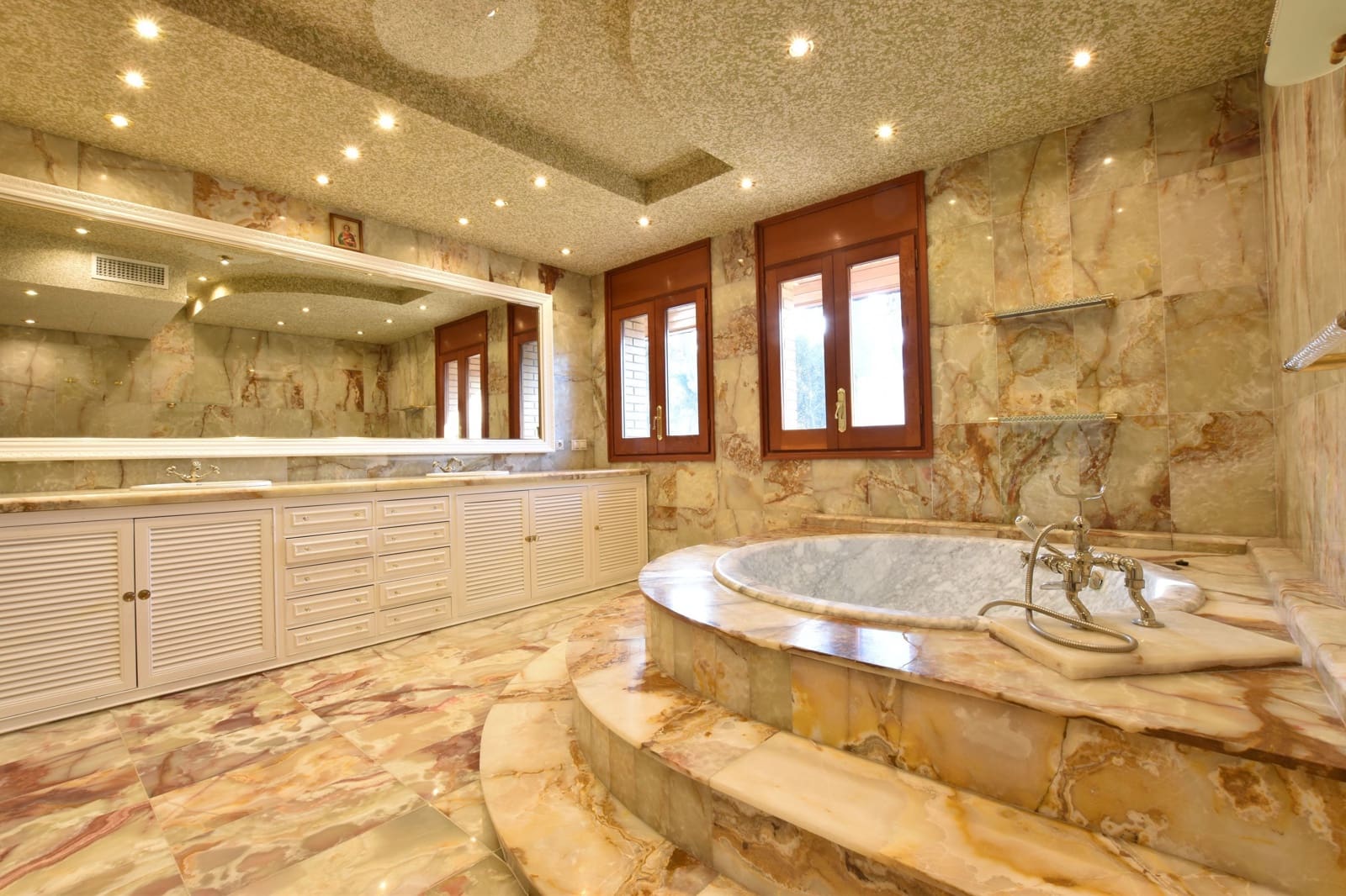 6 soverom Villa til salgs i Salou med svømmebasseng garasje - € 2 700 000 (Ref: 5908199)