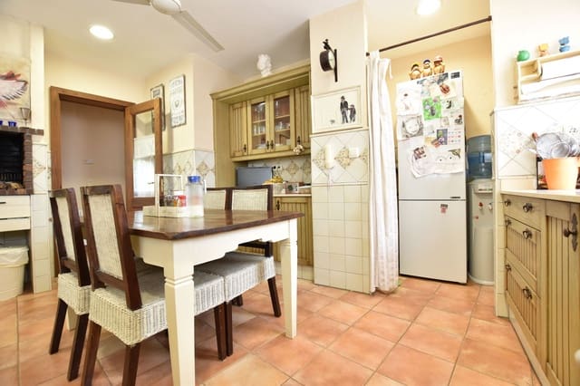 4 bedroom Villa for sale in La Pobla de Montornès with garage - € 417,000 (Ref: 6118669)