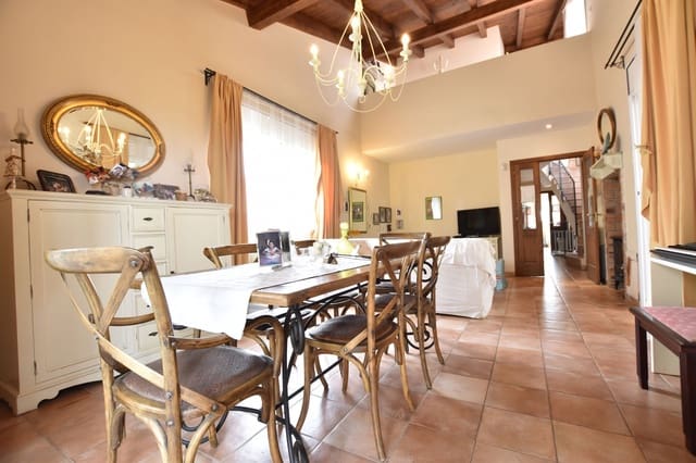 4 bedroom Villa for sale in La Pobla de Montornès with garage - € 417,000 (Ref: 6118669)
