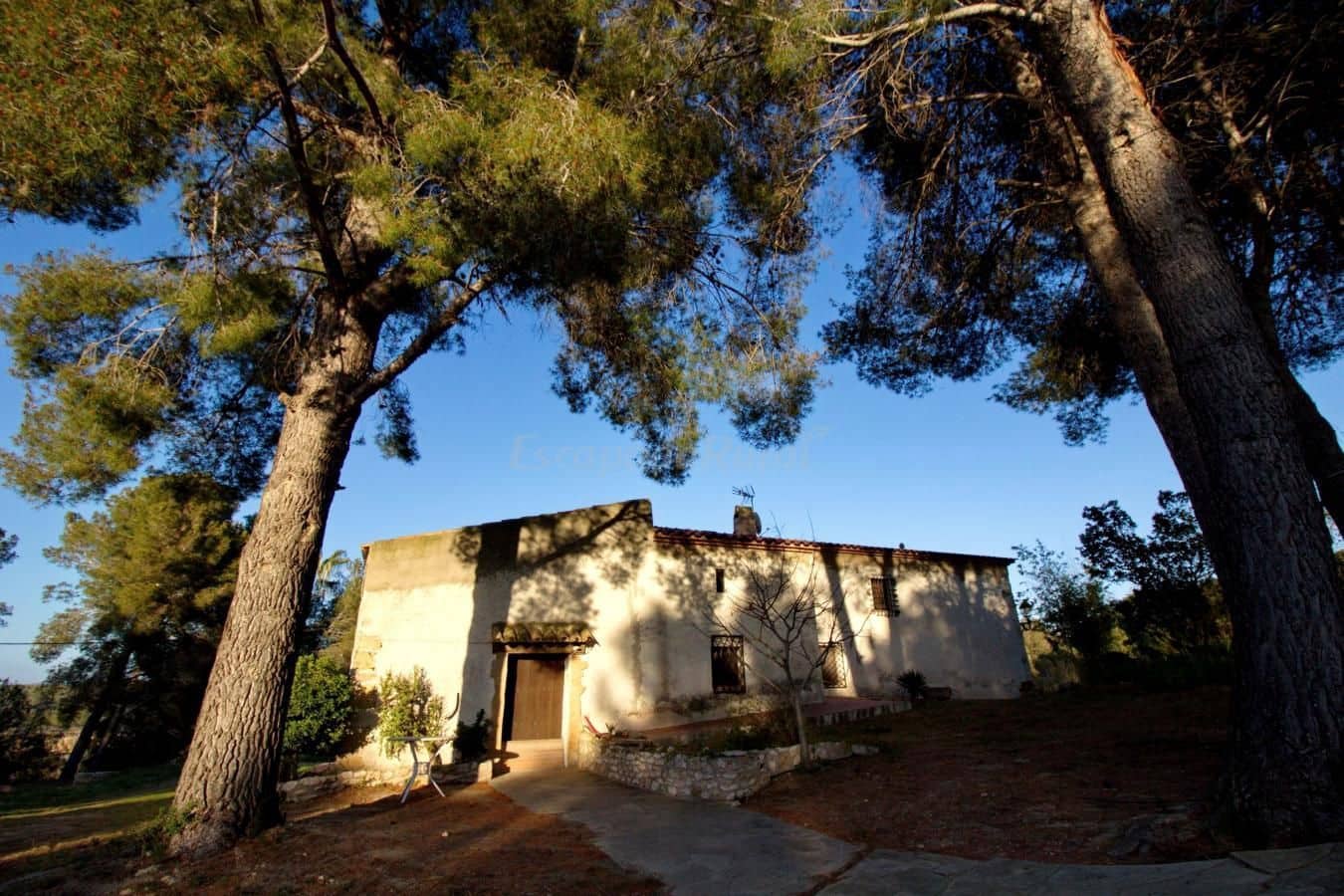 4 soveværelse Finca/Landehus til salg i El Catllar med swimmingpool garage - € 1.050.000 (Ref: 7563450)