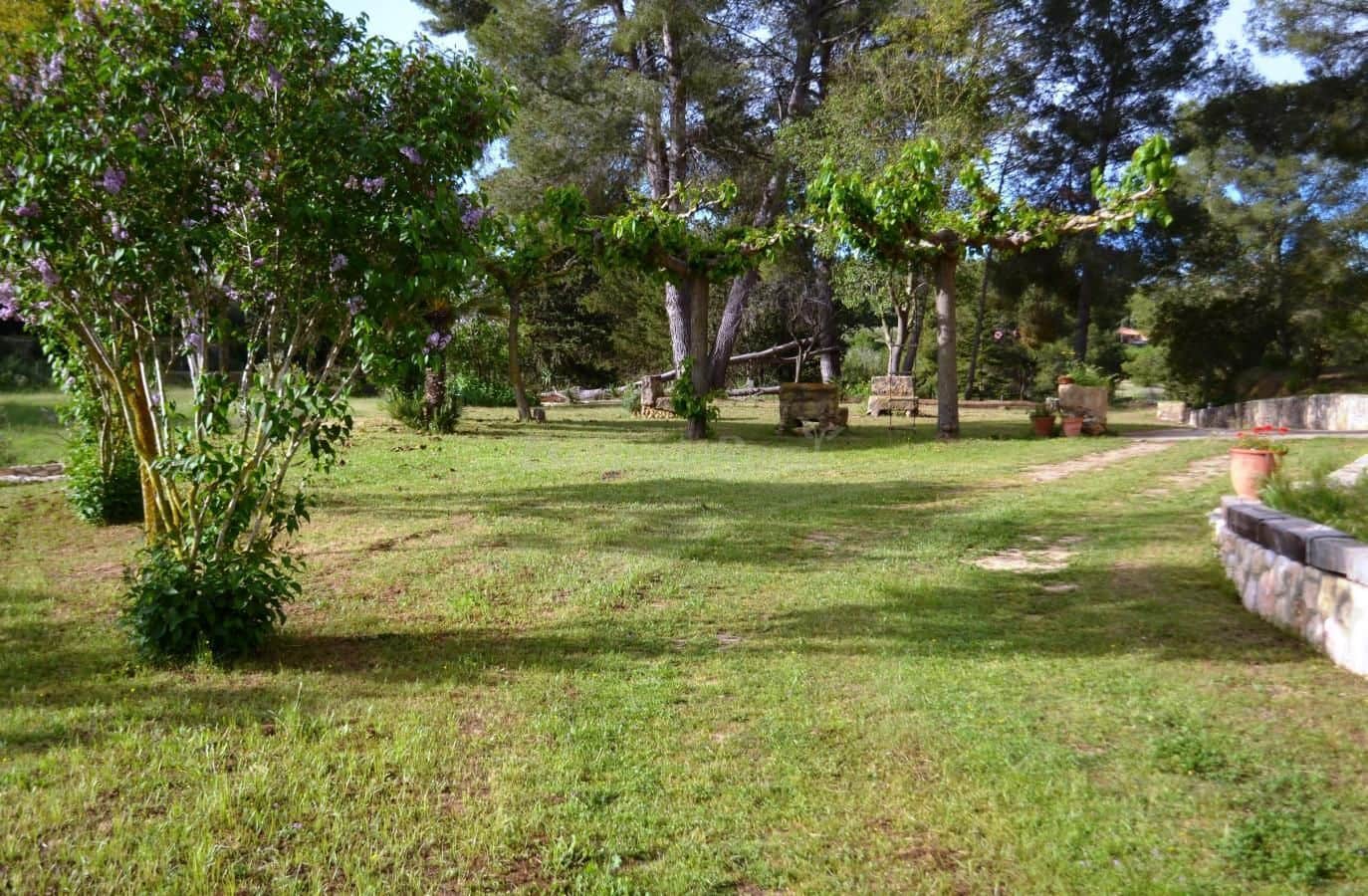 4 soveværelse Finca/Landehus til salg i El Catllar med swimmingpool garage - € 1.050.000 (Ref: 7563450)