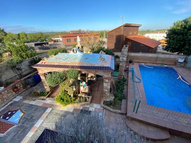 4 quarto Moradia Geminada para venda em Altafulla com garagem - 370 000 € (Ref: 7899228)