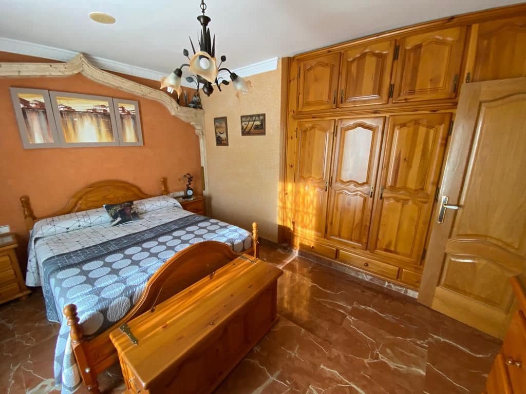 4 soverom Kjedet enebolig til salgs i Altafulla med garasje - € 370 000 (Ref: 7899228)