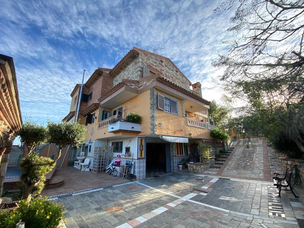 4 soverom Kjedet enebolig til salgs i Altafulla med garasje - € 370 000 (Ref: 7899228)