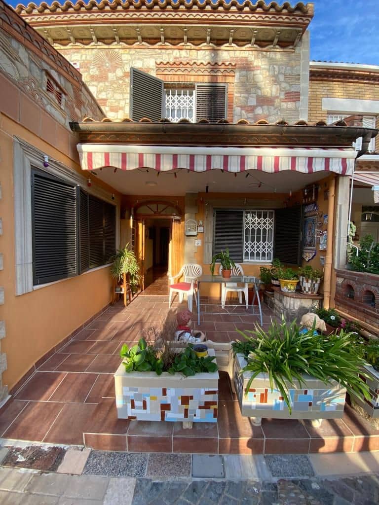 4 soverom Kjedet enebolig til salgs i Altafulla med garasje - € 370 000 (Ref: 7899228)