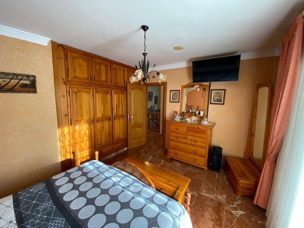 4 soverom Kjedet enebolig til salgs i Altafulla med garasje - € 370 000 (Ref: 7899228)