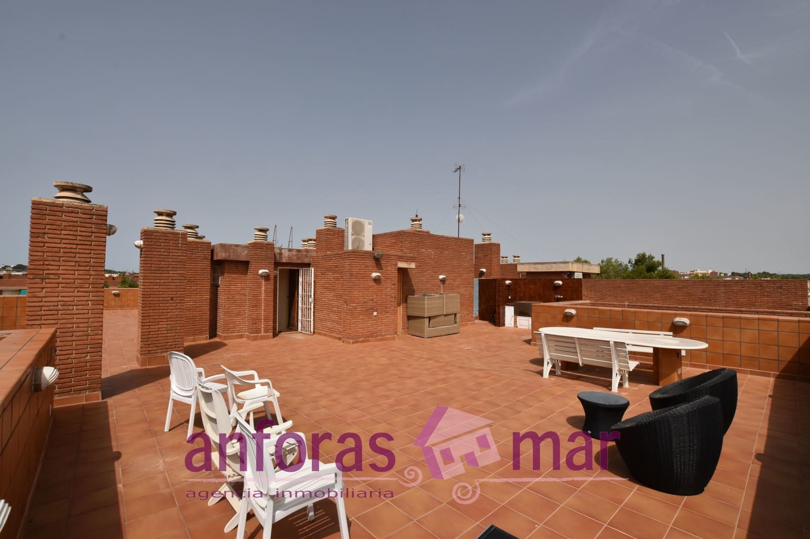 6 sypialnia Penthouse na sprzedaż w Torredembarra z basenem garażem - 900 000 € (Ref: 8436448)