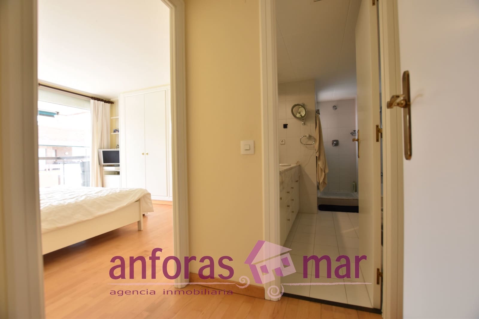 6 sypialnia Penthouse na sprzedaż w Torredembarra z basenem garażem - 900 000 € (Ref: 8436448)