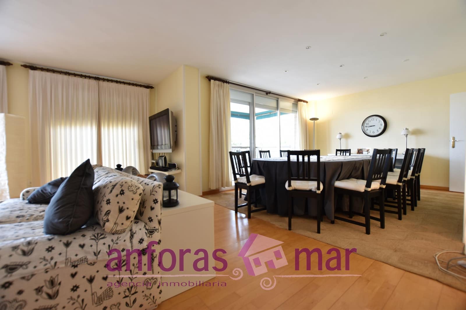 6 sypialnia Penthouse na sprzedaż w Torredembarra z basenem garażem - 900 000 € (Ref: 8436448)