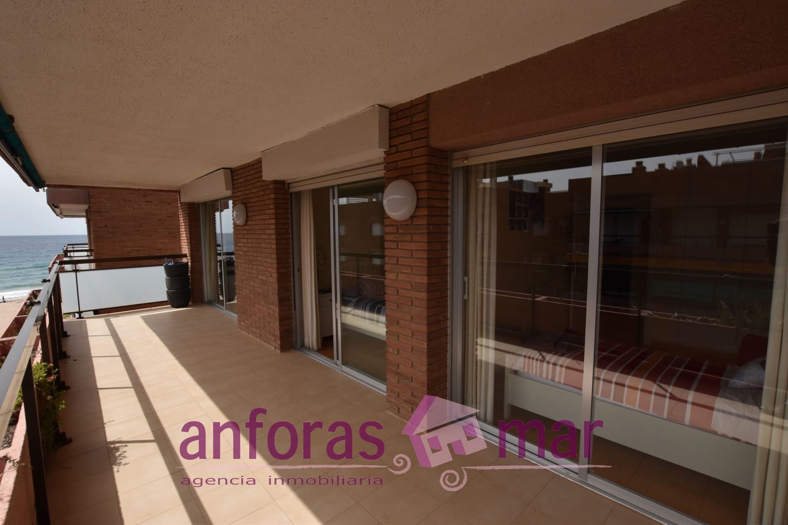 6 sypialnia Penthouse na sprzedaż w Torredembarra z basenem garażem - 900 000 € (Ref: 8436448)