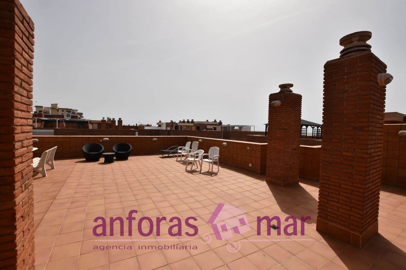 6 sypialnia Penthouse na sprzedaż w Torredembarra z basenem garażem - 900 000 € (Ref: 8436448)