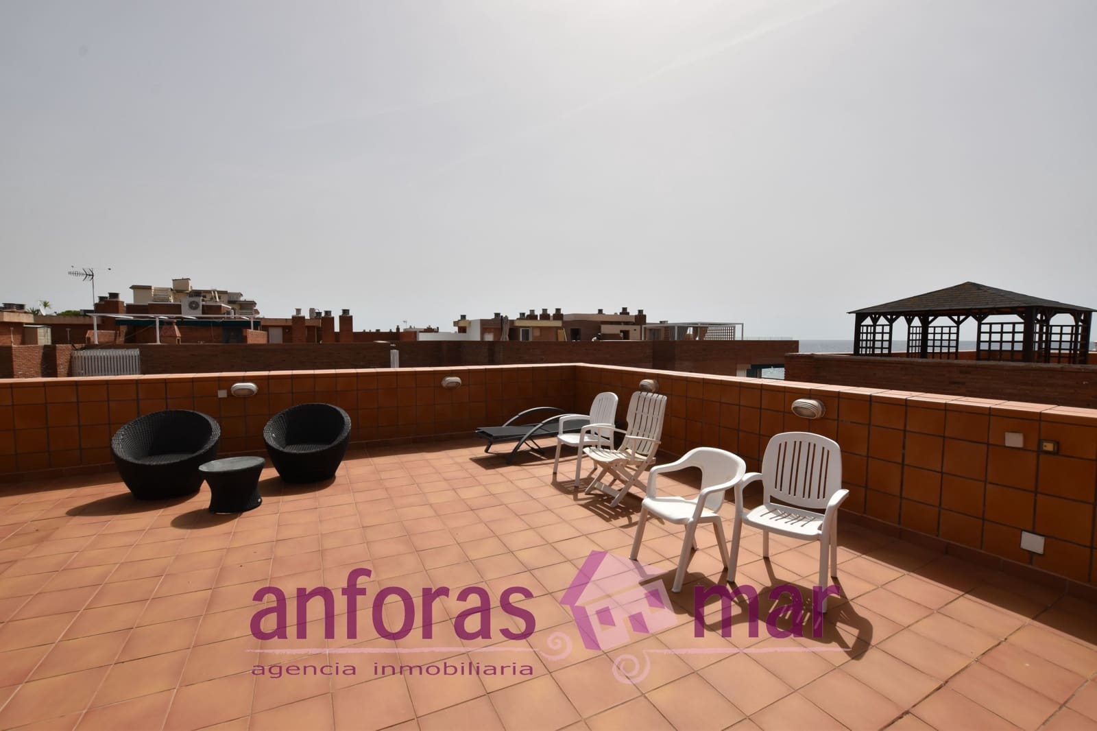 6 sypialnia Penthouse na sprzedaż w Torredembarra z basenem garażem - 900 000 € (Ref: 8436448)