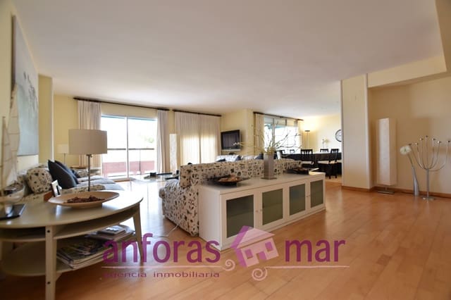 6 sypialnia Penthouse na sprzedaż w Torredembarra z basenem garażem - 900 000 € (Ref: 8436448)