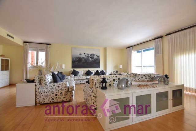 6 sypialnia Penthouse na sprzedaż w Torredembarra z basenem garażem - 900 000 € (Ref: 8436448)