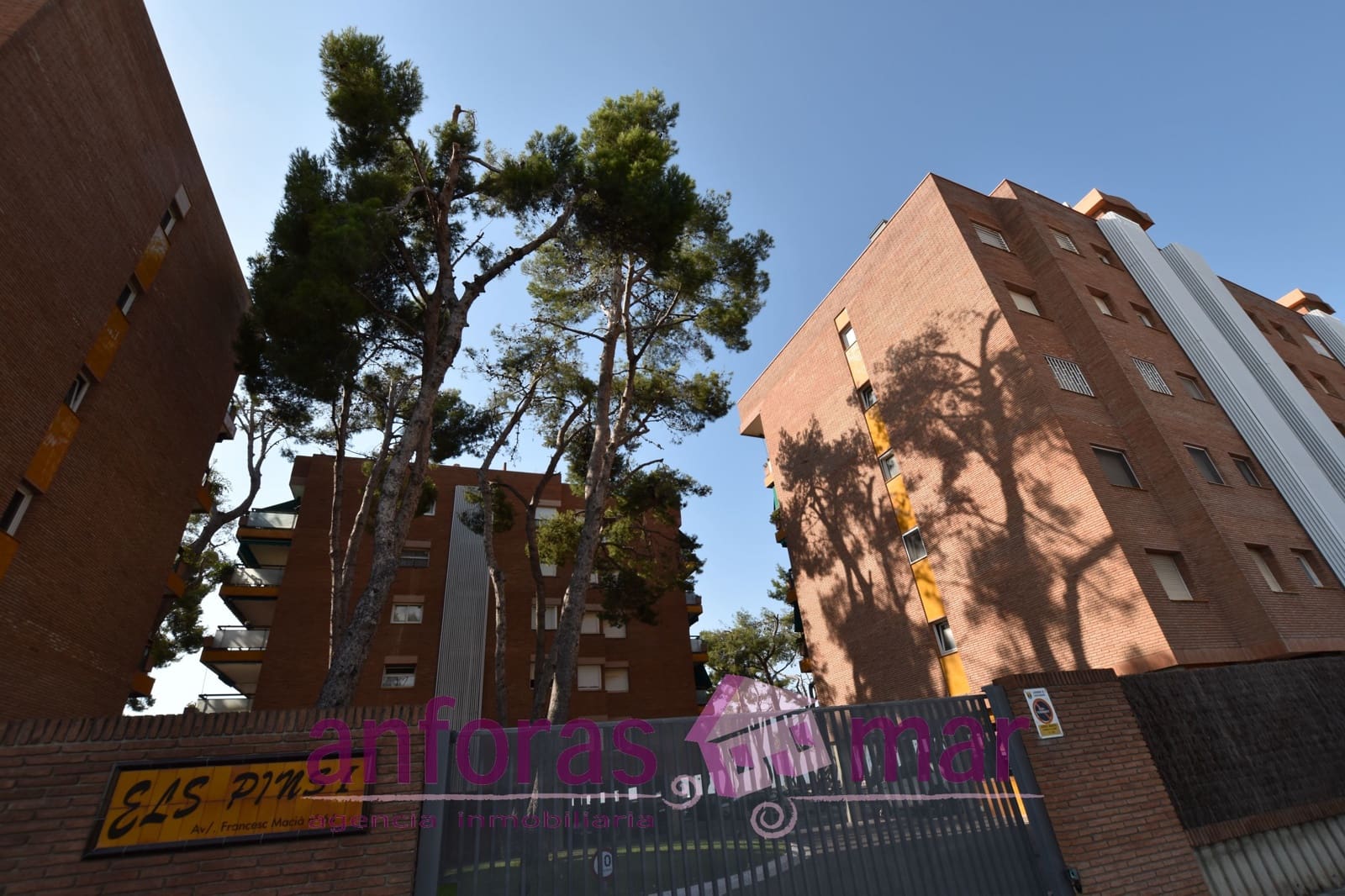 6 sypialnia Penthouse na sprzedaż w Torredembarra z basenem garażem - 900 000 € (Ref: 8436448)