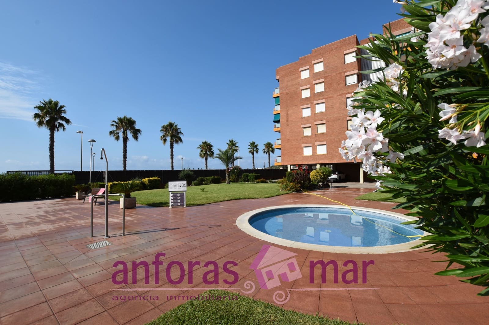 6 sypialnia Penthouse na sprzedaż w Torredembarra z basenem garażem - 900 000 € (Ref: 8436448)