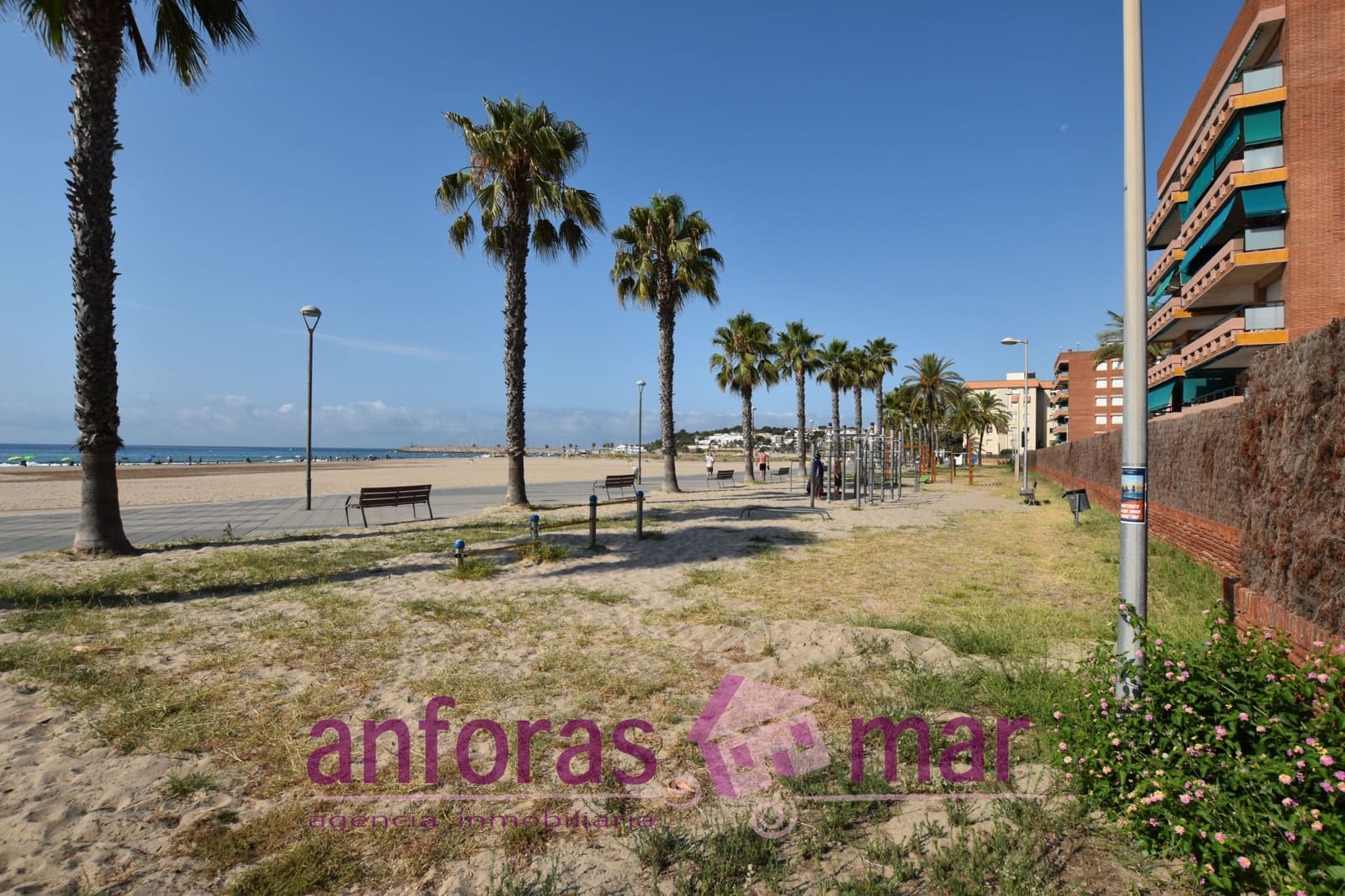 6 sypialnia Penthouse na sprzedaż w Torredembarra z basenem garażem - 900 000 € (Ref: 8436448)