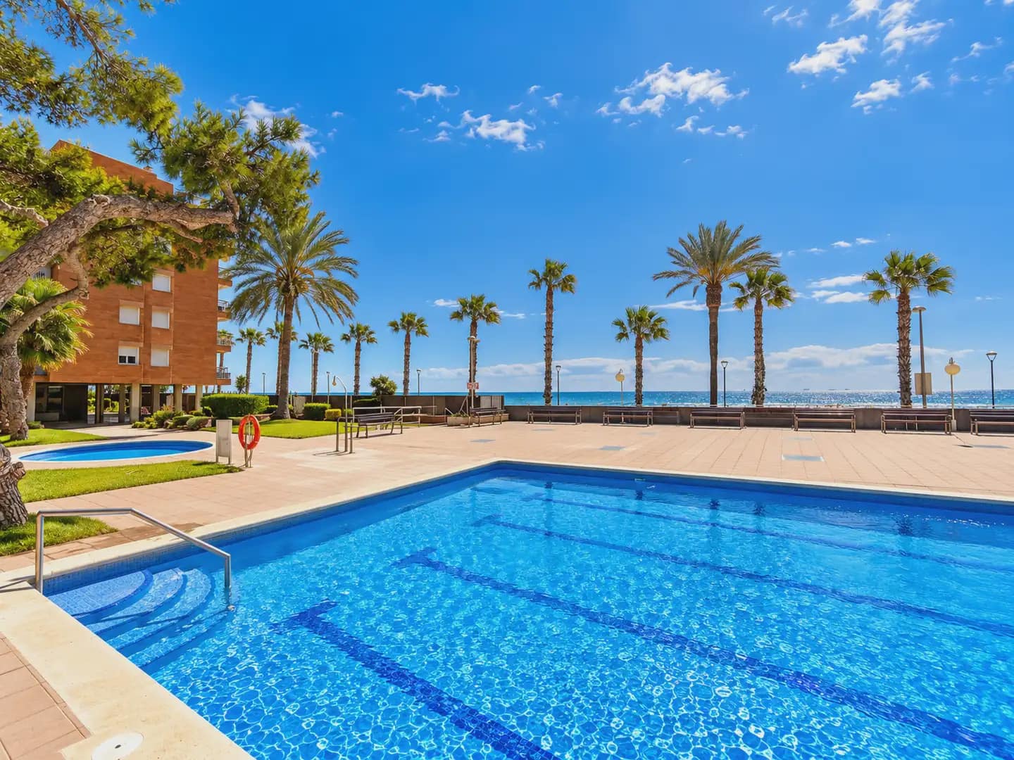 6 quarto Penthouse para venda em Torredembarra com piscina garagem - 900 000 € (Ref: 8436448)