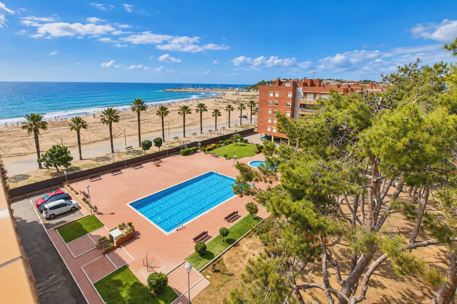 6 quarto Penthouse para venda em Torredembarra com piscina garagem - 900 000 € (Ref: 8436448)