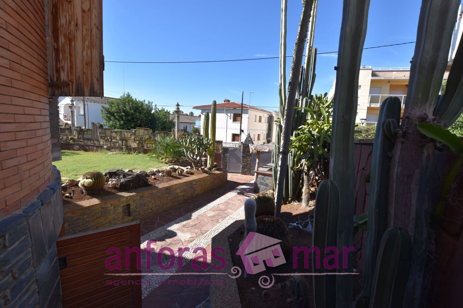 5 soveværelse Byhus til salg i Roda de Bara med garage - € 410.000 (Ref: 8573643)