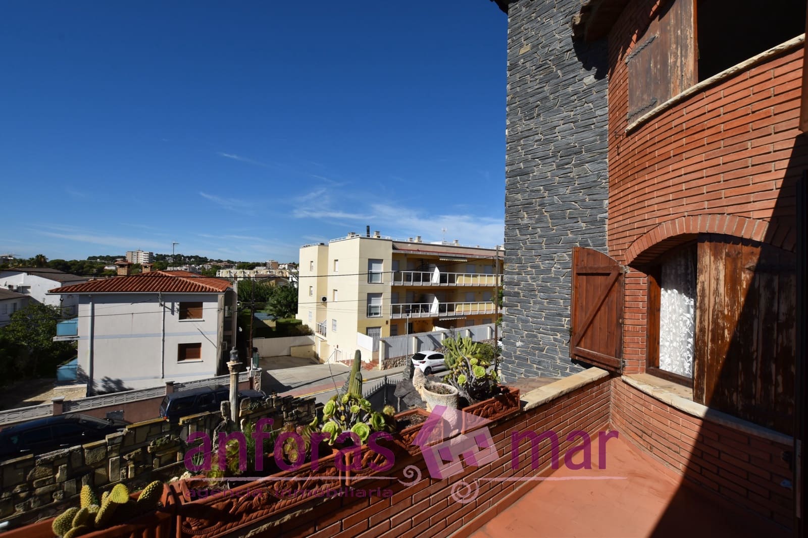 5 soveværelse Byhus til salg i Roda de Bara med garage - € 410.000 (Ref: 8573643)