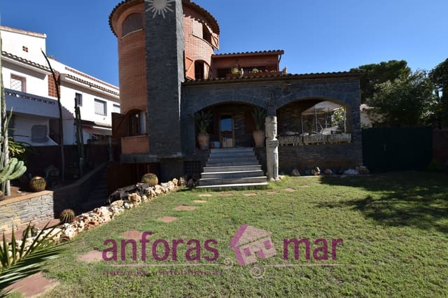 5 bedroom Townhouse for sale in Roda de Barà with garage - € 410,000 (Ref: 8573643)