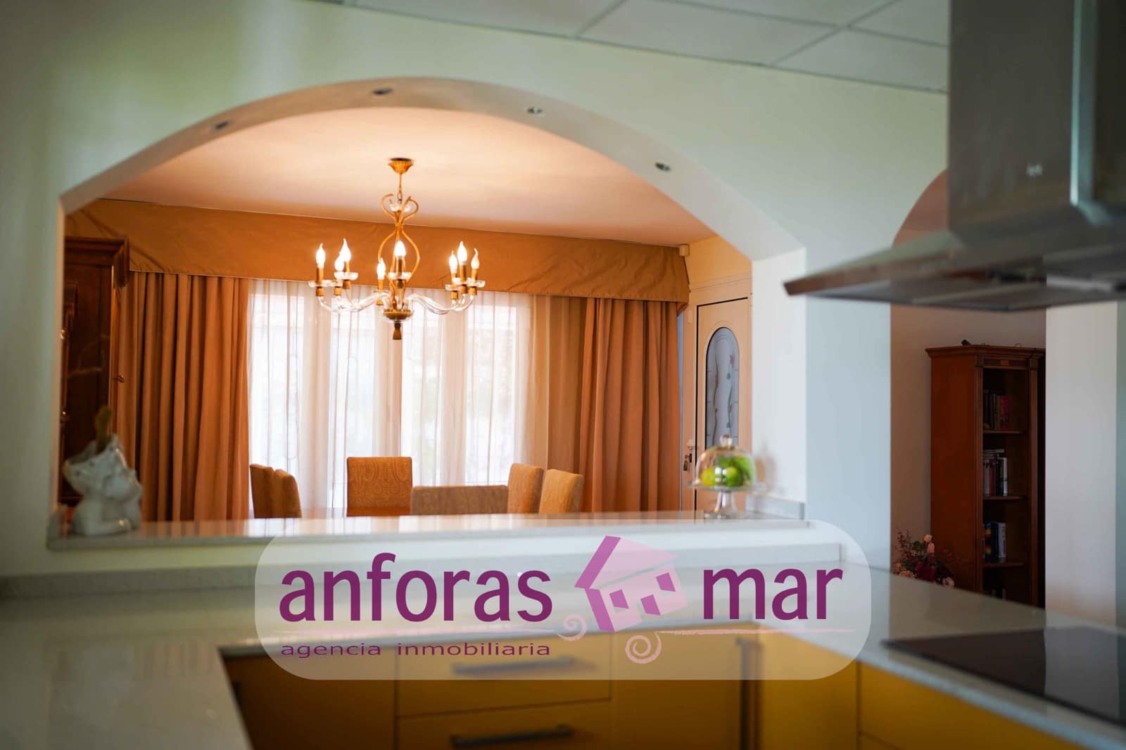 5 bedroom Villa for sale in Tarragona city with pool garage - € 650,000 (Ref: 8580954)