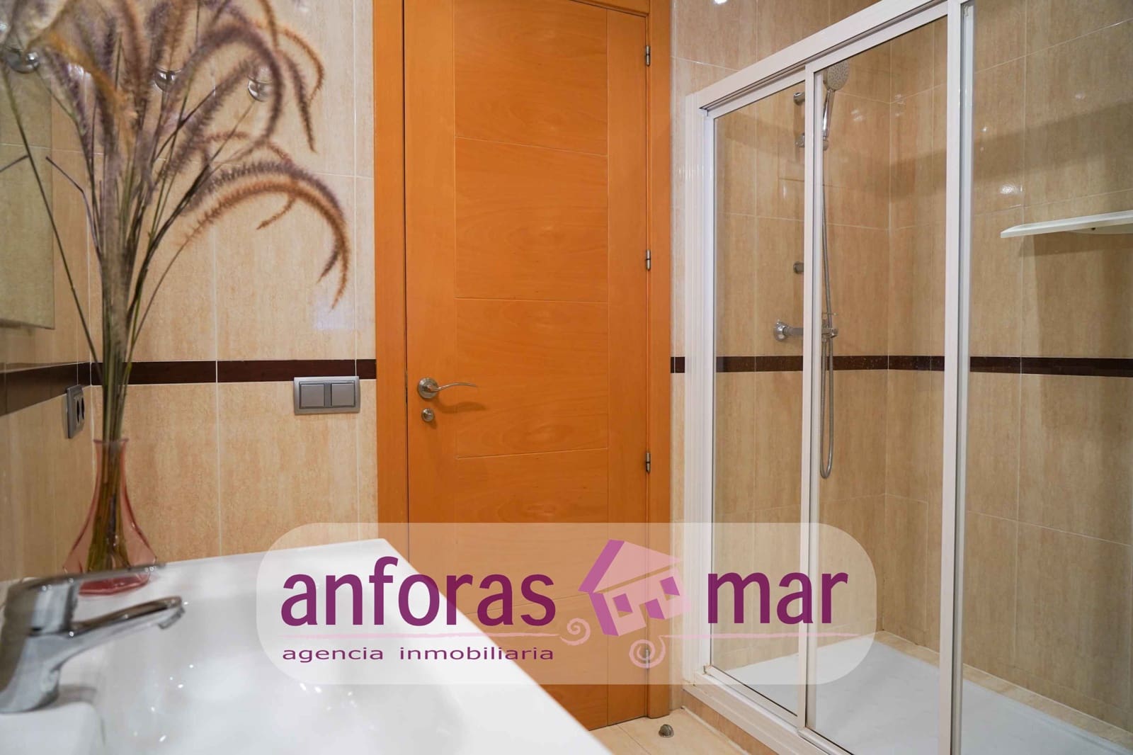 5 bedroom Villa for sale in Tarragona city with pool garage - € 650,000 (Ref: 8580954)