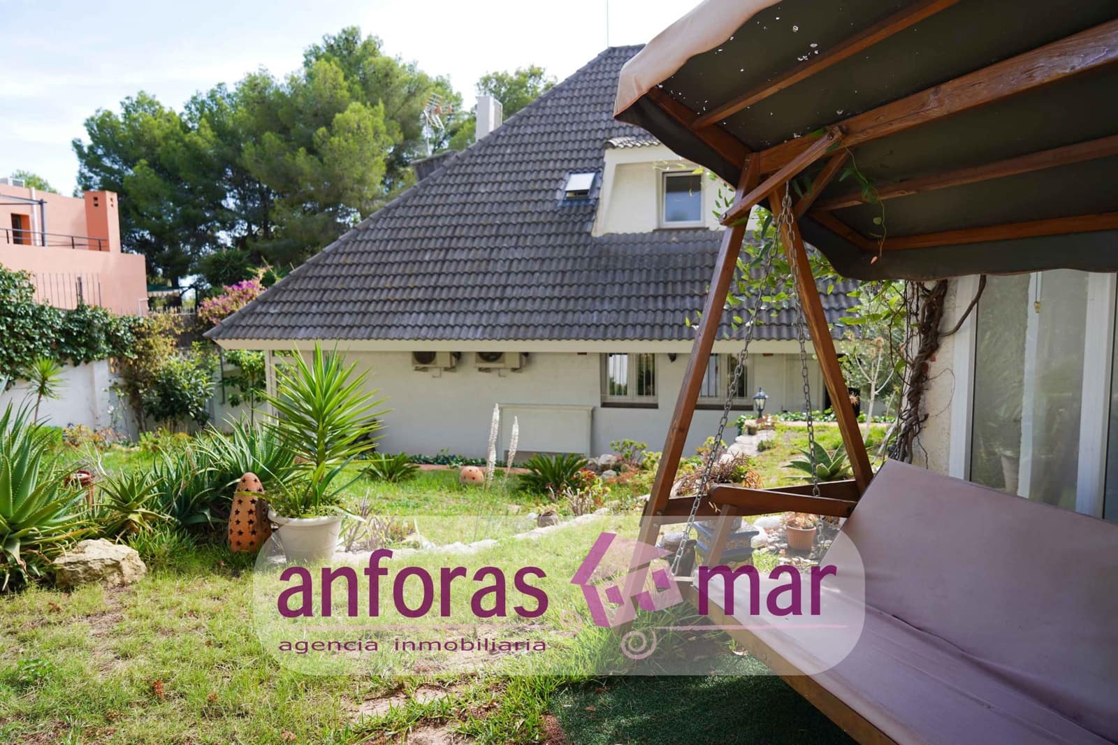 5 bedroom Villa for sale in Tarragona city with pool garage - € 650,000 (Ref: 8580954)
