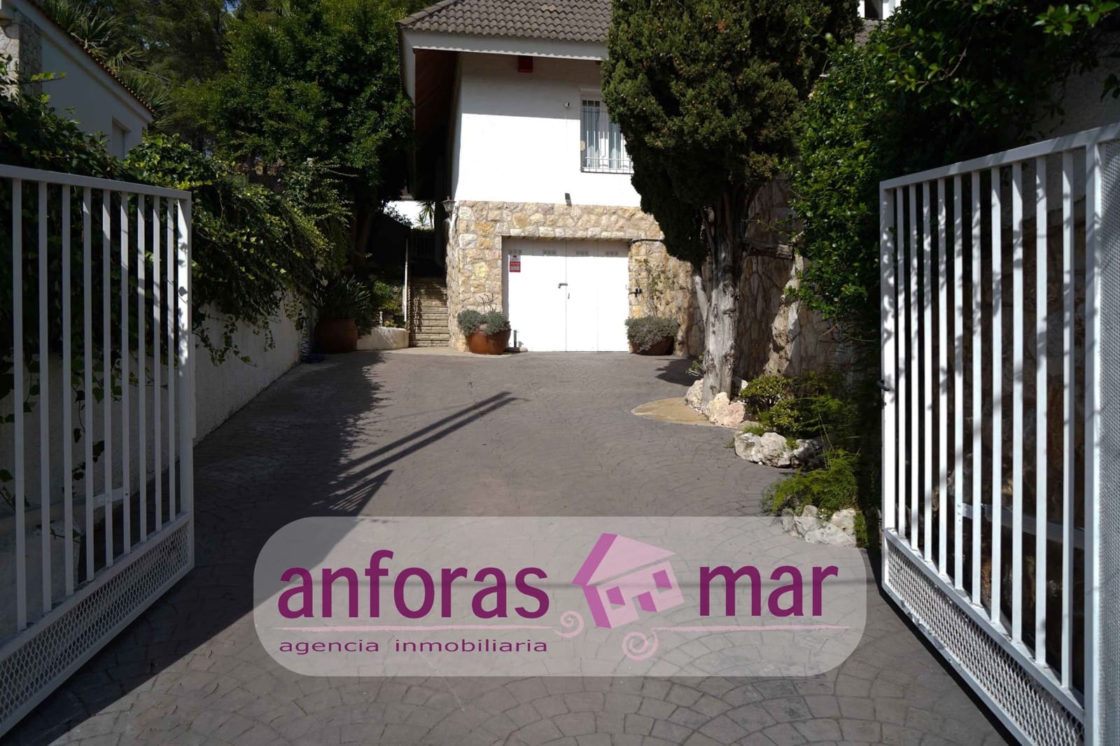 5 bedroom Villa for sale in Tarragona city with pool garage - € 650,000 (Ref: 8580954)