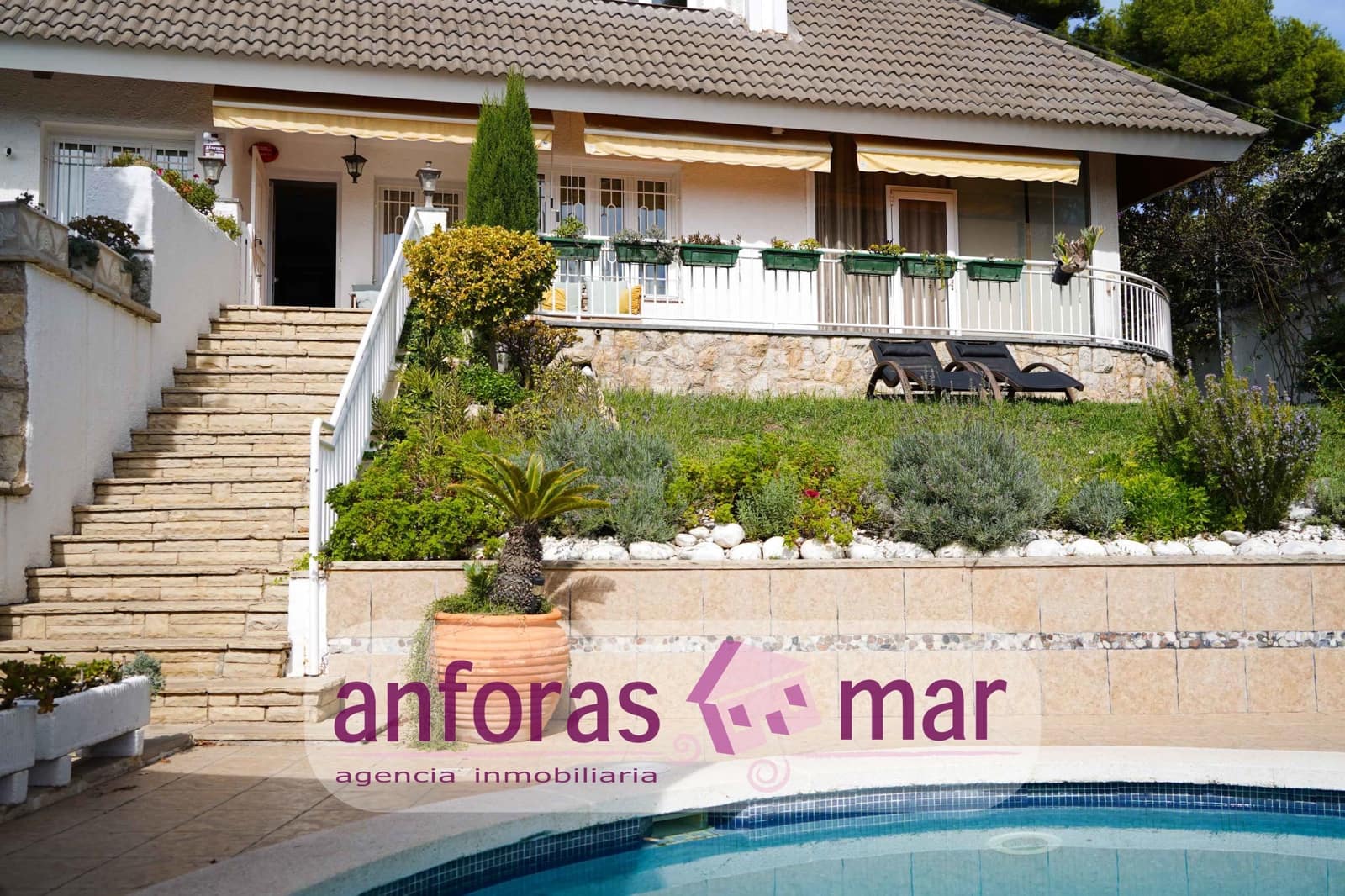 5 bedroom Villa for sale in Tarragona city with pool garage - € 650,000 (Ref: 8580954)