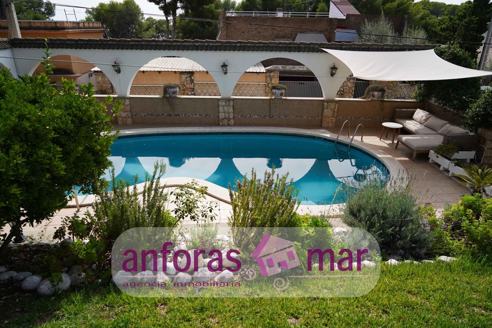 5 bedroom Villa for sale in Tarragona city with pool garage - € 650,000 (Ref: 8580954)