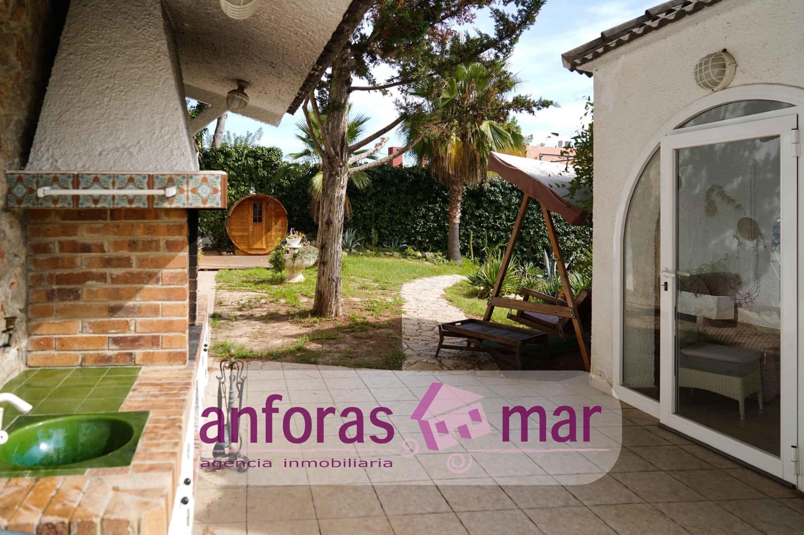 5 bedroom Villa for sale in Tarragona city with pool garage - € 650,000 (Ref: 8580954)