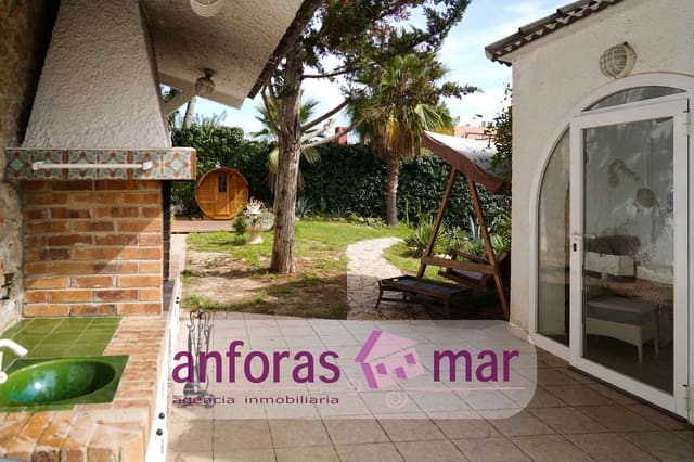 5 bedroom Villa for sale in Tarragona city with pool garage - € 650,000 (Ref: 8580954)