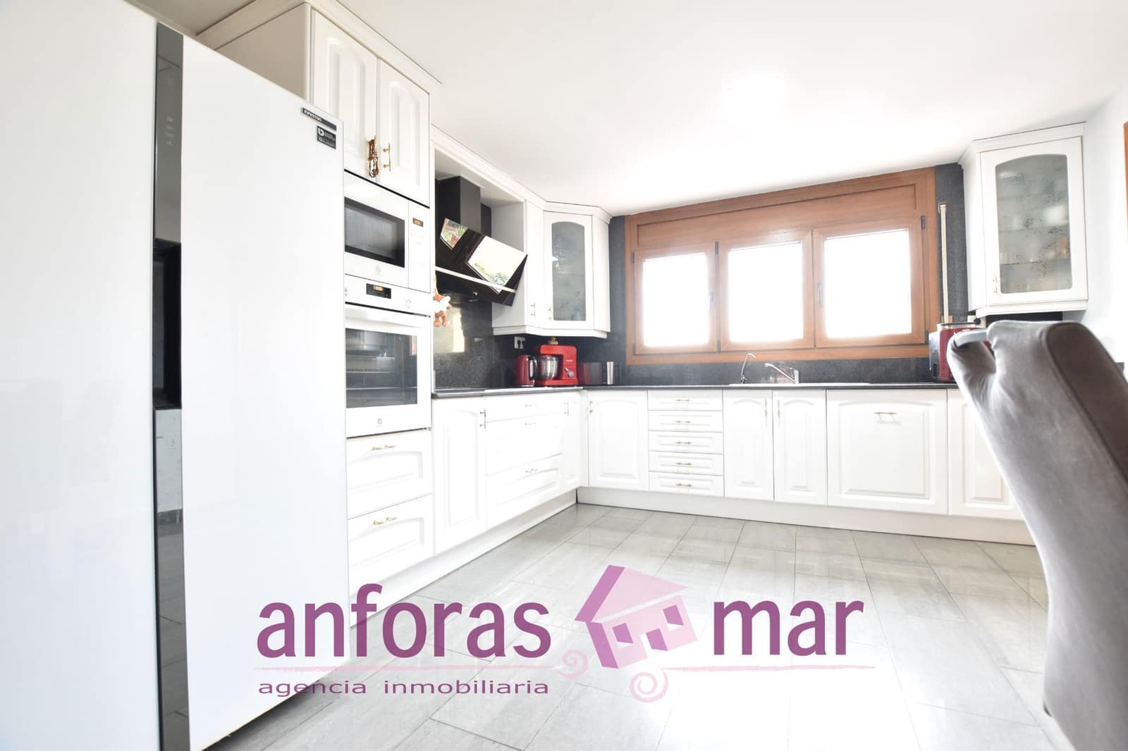 4 sypialnia Willa na sprzedaż w Torredembarra z basenem garażem - 750 000 € (Ref: 8873855)